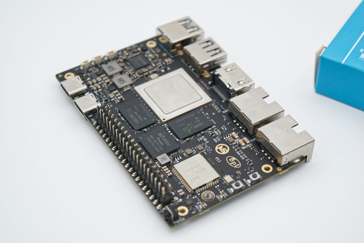 ArmSoM Sige7 / Banana Pi BPi-M7 SBC spreman za pisanje recenzije.